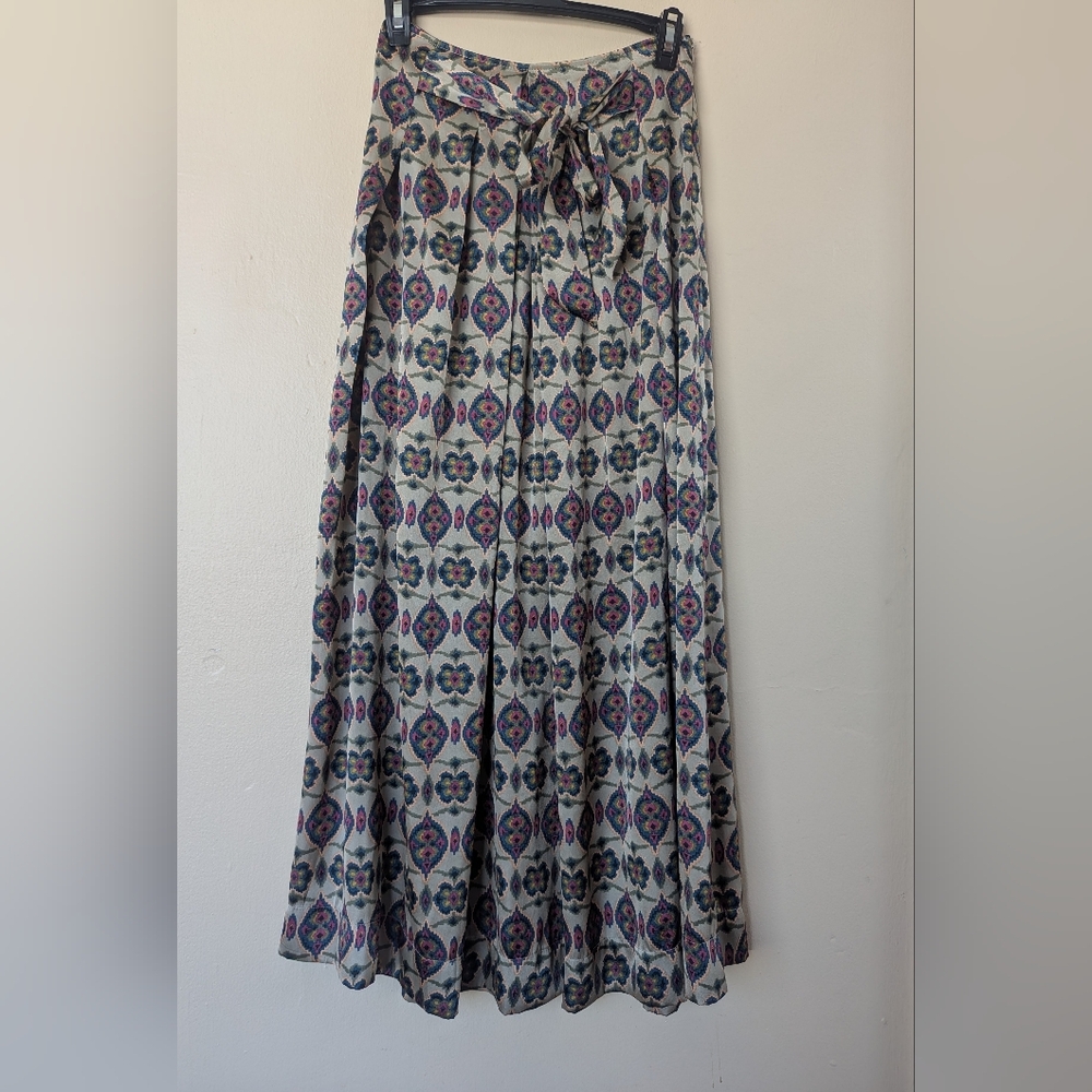 Gracia Multicolor Silk-like Patterned Maxi Skirt (SIZE SMALL)